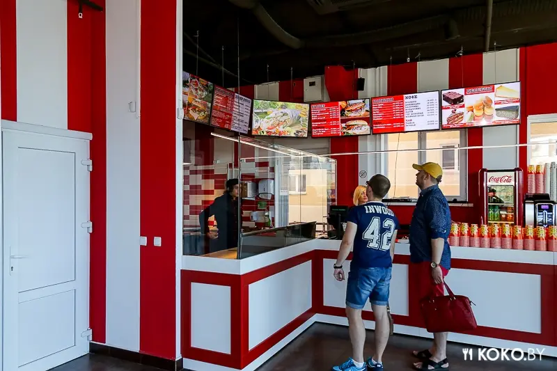 Заведения: Кафе «Doner kebab» – кебабы, фалафель, восточные бургеры. 24 часа в сутки, 7 дней в неделю