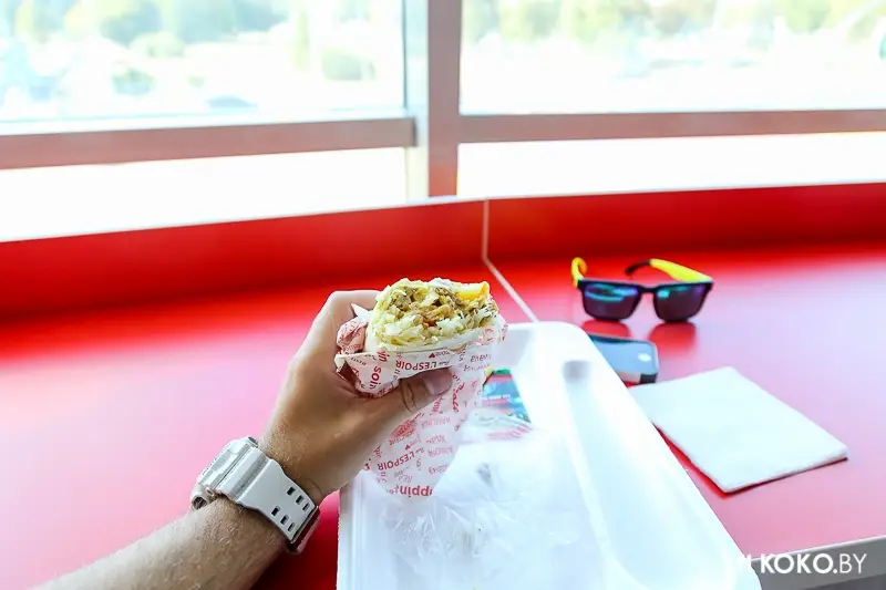 Заведения: Кафе «Doner kebab» – кебабы, фалафель, восточные бургеры. 24 часа в сутки, 7 дней в неделю