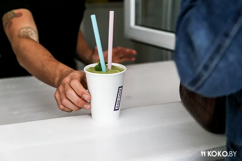 Заведения: «Raw Cafe» — пока единственное сыроедческое кафе в Минске формата take away