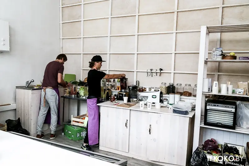Заведения: «Raw Cafe» — пока единственное сыроедческое кафе в Минске формата take away