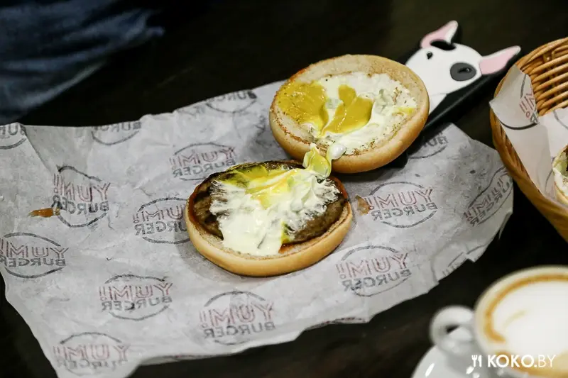 Минск: «YumBurger» оперативно переименовался в «Burger House» и сменил бургеры!