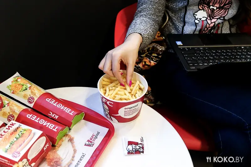 Фотоотчеты: Феерическое открытие «KFC» с блэкджеком и бесплатными напитками. И 4 каверзных вопроса