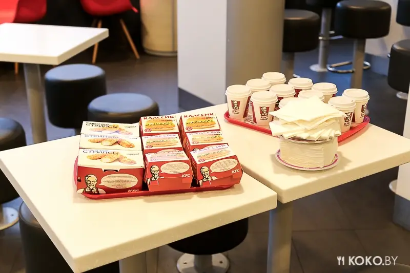 Фотоотчеты: Феерическое открытие «KFC» с блэкджеком и бесплатными напитками. И 4 каверзных вопроса