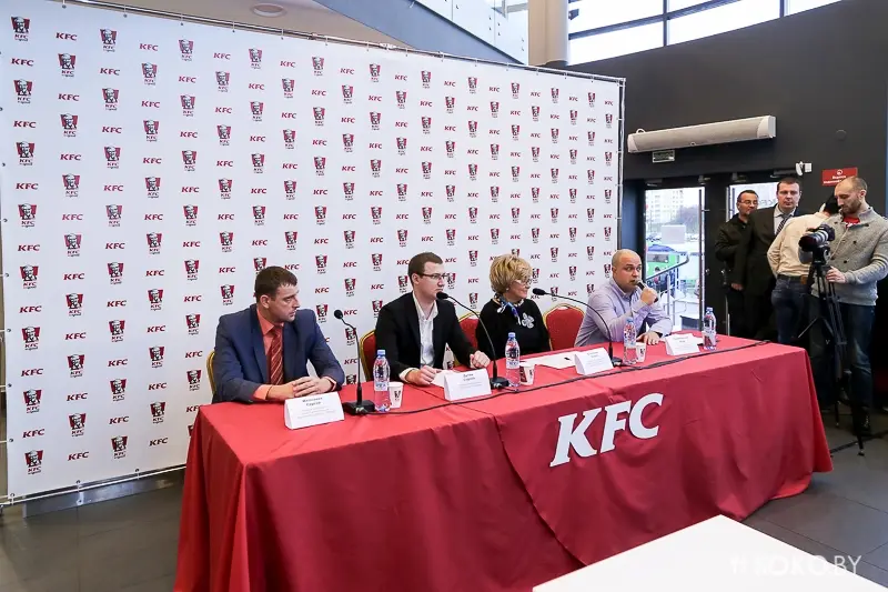 Фотоотчеты: Феерическое открытие «KFC» с блэкджеком и бесплатными напитками. И 4 каверзных вопроса