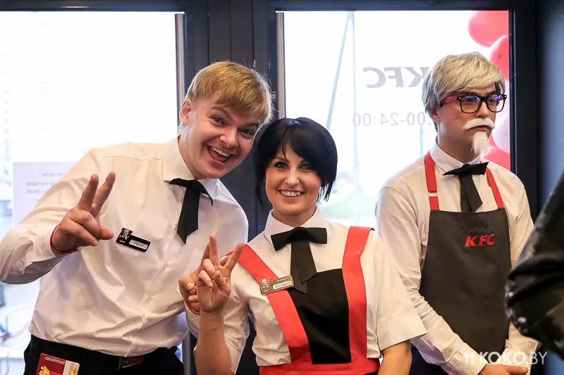Фотоотчеты: Феерическое открытие «KFC» с блэкджеком и бесплатными напитками. И 4 каверзных вопроса