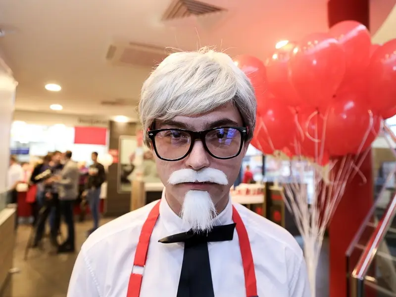 Фотоотчеты: Феерическое открытие «KFC» с блэкджеком и бесплатными напитками. И 4 каверзных вопроса
