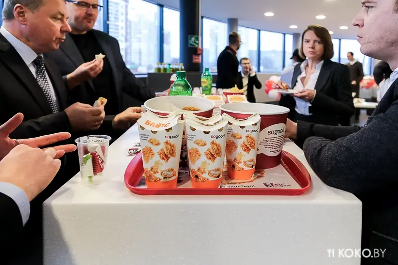 Фотоотчеты: Феерическое открытие «KFC» с блэкджеком и бесплатными напитками. И 4 каверзных вопроса