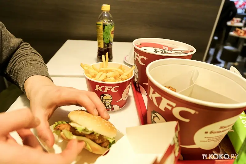 Фотоотчеты: Феерическое открытие «KFC» с блэкджеком и бесплатными напитками. И 4 каверзных вопроса