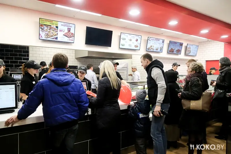 Заведения: Пиццерию «SBARRO» уже атакуют минчане. Репортаж с официального открытия