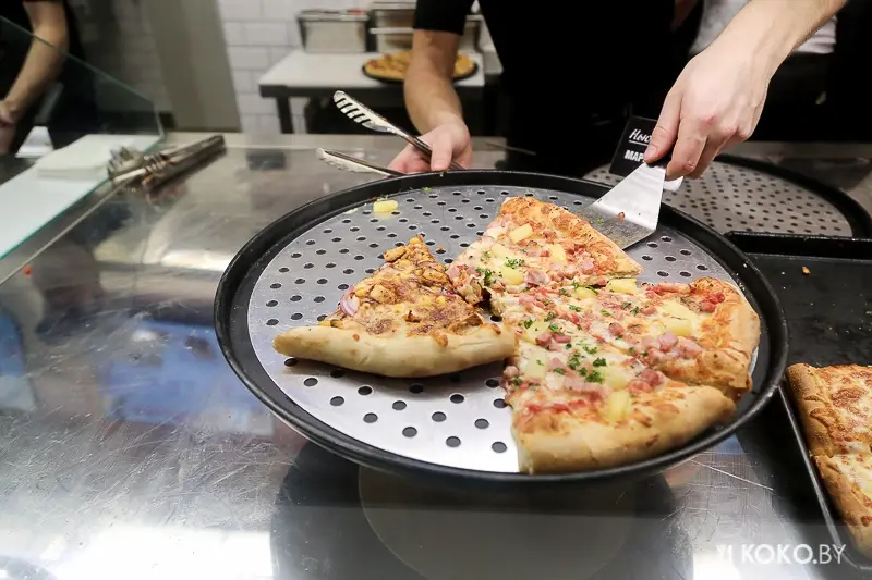 Заведения: Пиццерию «SBARRO» уже атакуют минчане. Репортаж с официального открытия