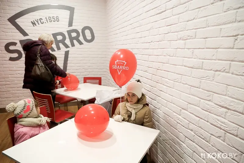 Заведения: Пиццерию «SBARRO» уже атакуют минчане. Репортаж с официального открытия