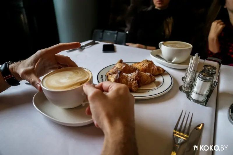 Заведения: На завтрак в кафе «Bistro de Luxe». Откуда такая нездоровая популярность?