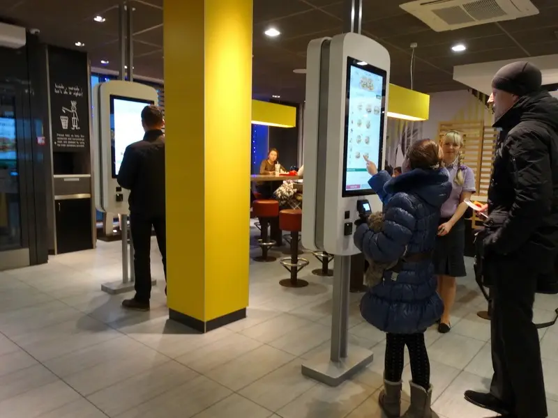 Новости: С 1 декабря в Витебском «McDonald's» еду буду готовить специально для вас!