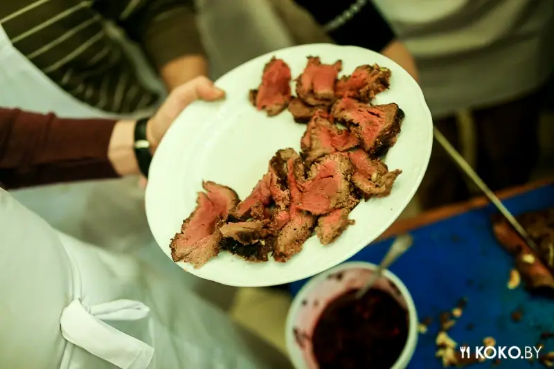 Фотоотчеты: Веселье, мясо, блогеры. Как прошло открытие кулинарного сезона 2016