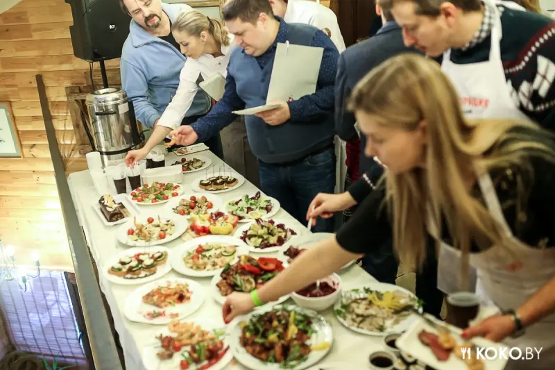 Фотоотчеты: Веселье, мясо, блогеры. Как прошло открытие кулинарного сезона 2016