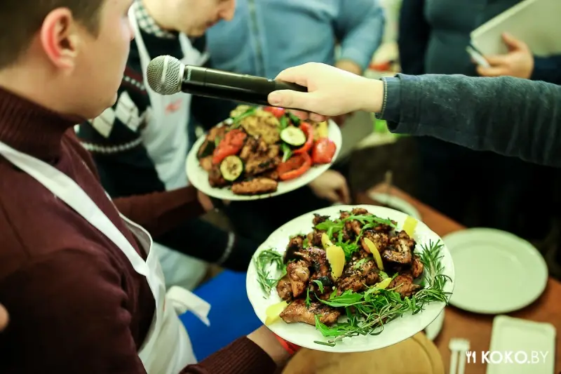 Фотоотчеты: Веселье, мясо, блогеры. Как прошло открытие кулинарного сезона 2016