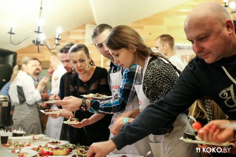 Фотоотчеты: Веселье, мясо, блогеры. Как прошло открытие кулинарного сезона 2016
