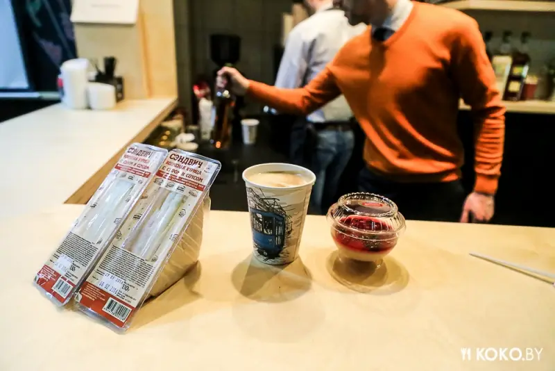 Заведения: В офисе компании ARTOX взяли и открыли кафе для своих