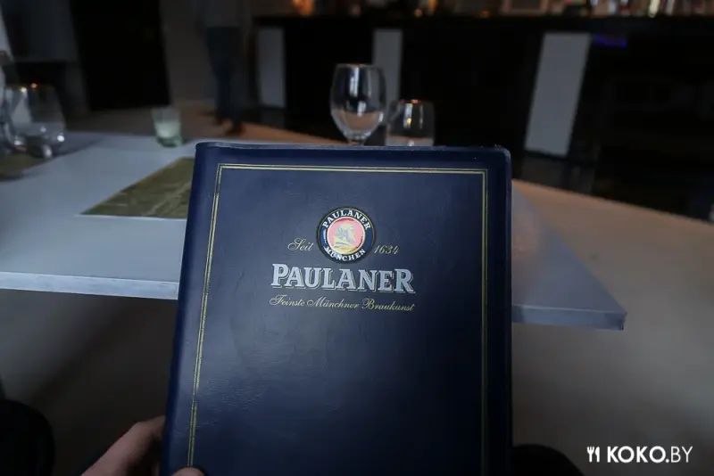 Заведения: «Famous bar» — первый ночной винный бар в новом здании на Зыбицкой