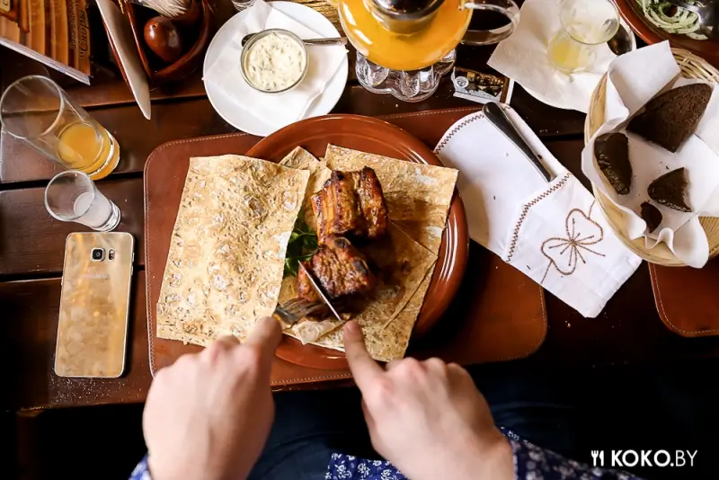 Заведения: В загородный комплекс «Сябры» на обед в охотничьем стиле под домашнюю хреновуху