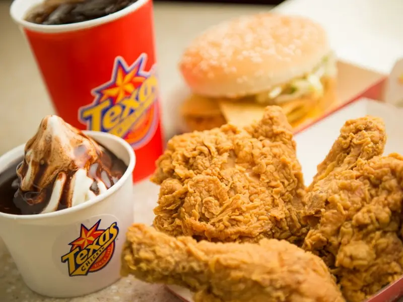 Минск: Фастфуд колонизация: «Burger King» на вокзале и «Texas Chicken» на рынке