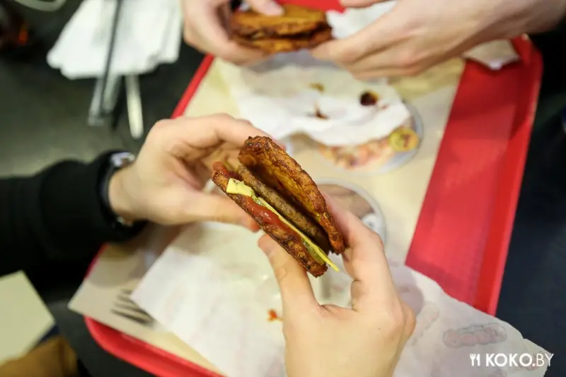 Заведения: В «Good Burger» новое фастфуд меню с национальным колоритом