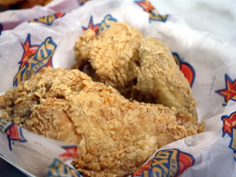 Минск: Да будет ад! 52 бесплатных обеда в течение года от «Texas Chicken»