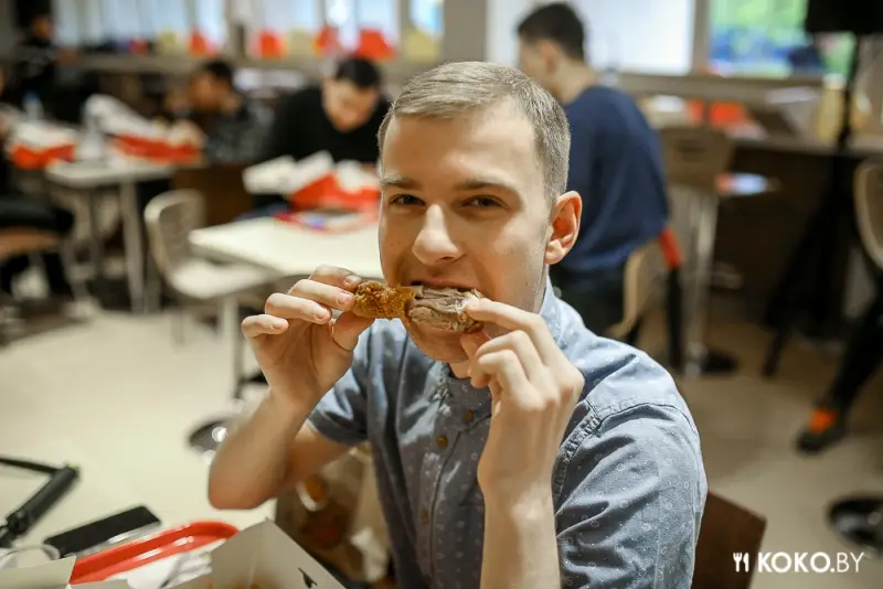 Фотоотчеты: 130$ на обеды: безумная давка в день открытия «Texas Chicken» в Минске