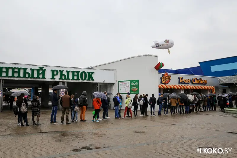 Фотоотчеты: 130$ на обеды: безумная давка в день открытия «Texas Chicken» в Минске