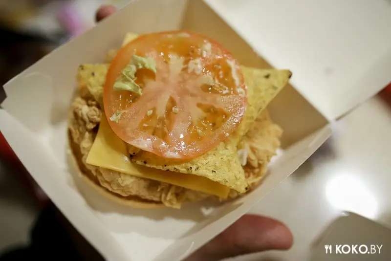 Фотоотчеты: 130$ на обеды: безумная давка в день открытия «Texas Chicken» в Минске
