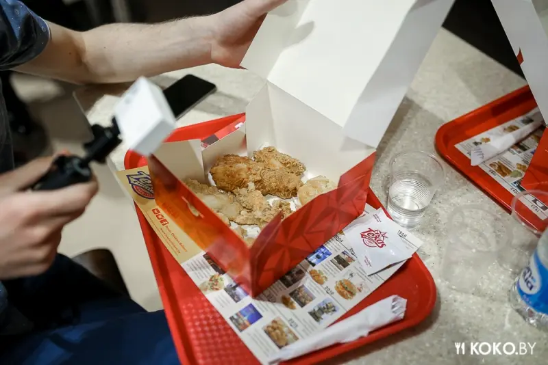 Фотоотчеты: 130$ на обеды: безумная давка в день открытия «Texas Chicken» в Минске