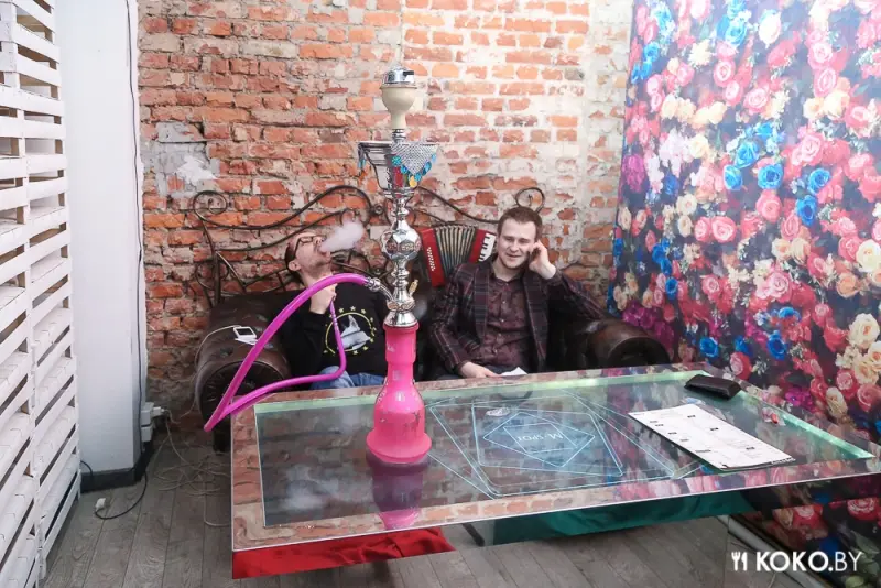 Заведения: Классический дым от «HookahDeli» теперь в автозаводском арт-кафе