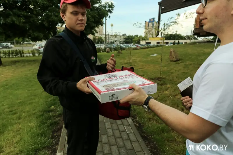 Заведения: Какая из американских пицц в Минске круче: Papa John's, Domino's или Sbarro