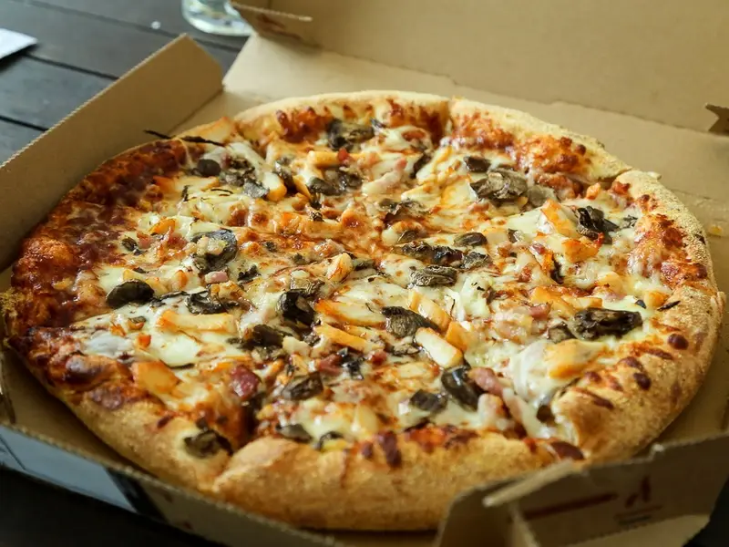 Заведения: Какая из американских пицц в Минске круче: Papa John's, Domino's или Sbarro