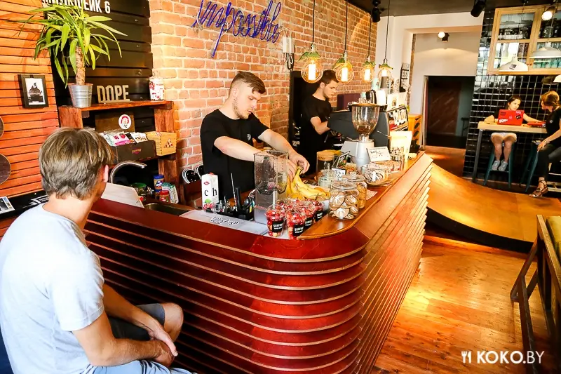 Заведения: Новая кофейня «Surf Coffee» для свободных духом, старикам тут не место