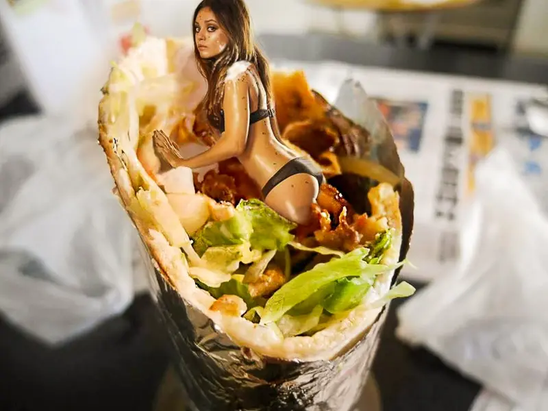 Будет куда девушку сводить: новая кебабная «Royal kebab & salad» в центре Минска