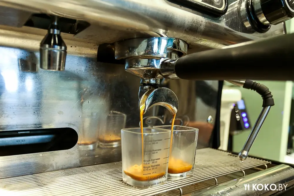 Минск: Новый кофешоп сети «You Coffee» с живыми канарейками в районе БЦ «Парус»