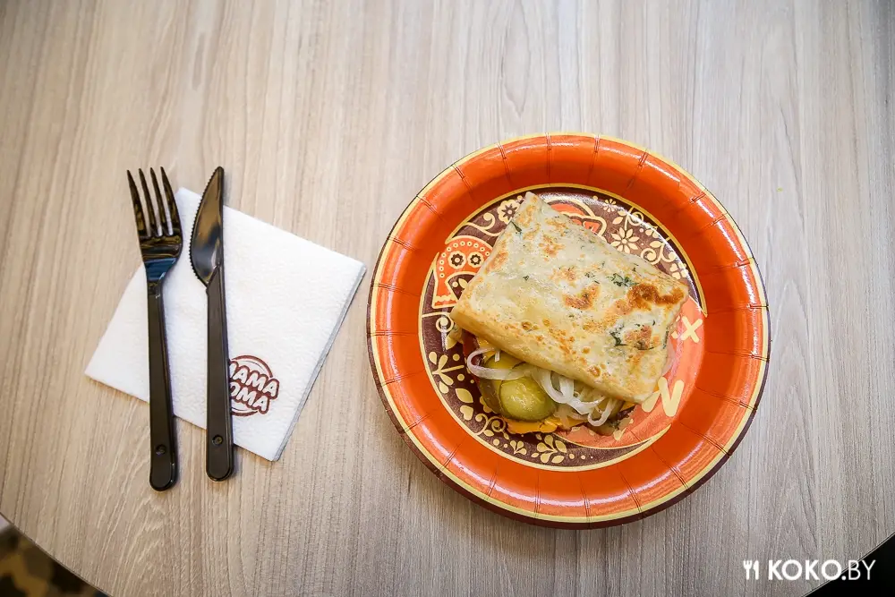 Минск: Новинка биф-блин на вид как мамин блин, а по вкусу как чизбургер