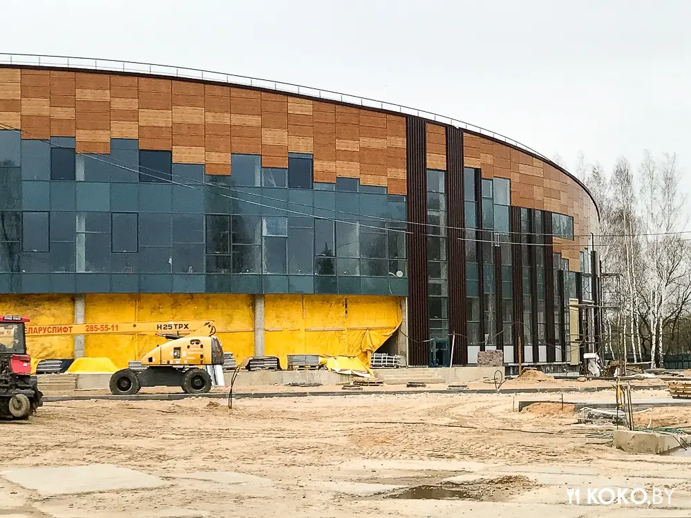 Минск: Монументальный ресторан восточной кухни «Astoria Riverside» на берегу водохранилища Дрозды