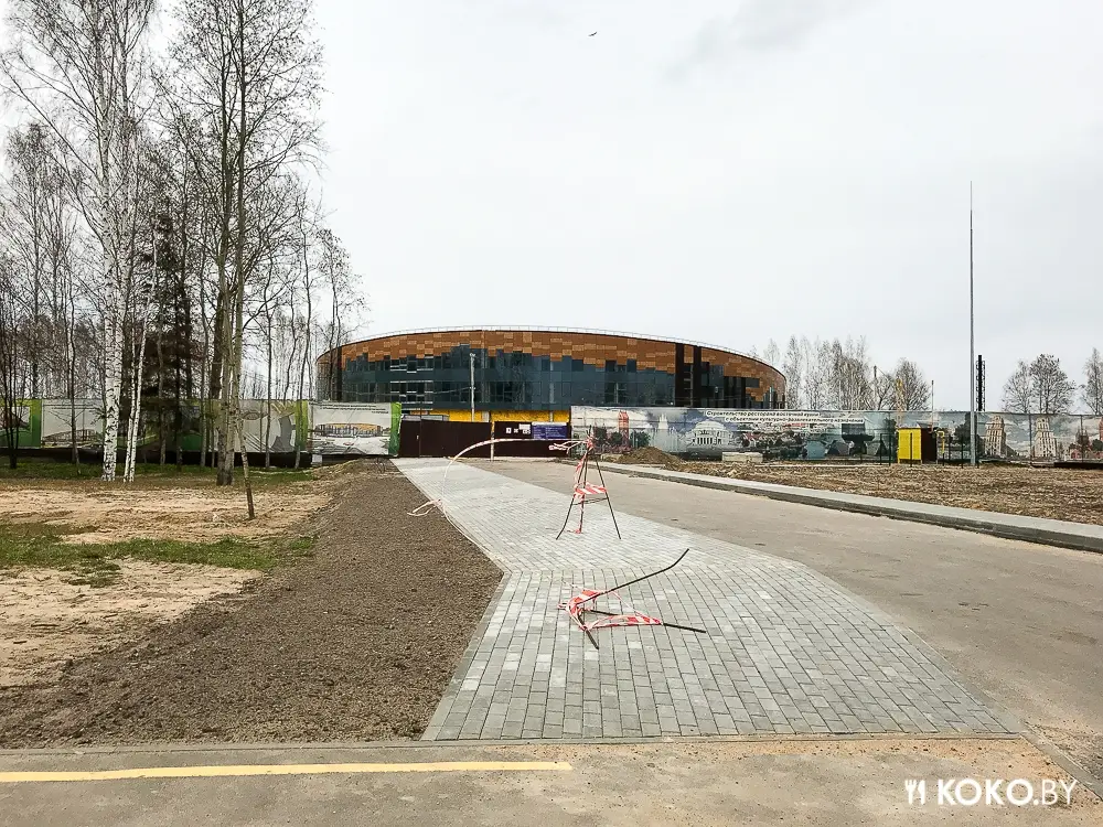 Минск: Монументальный ресторан восточной кухни «Astoria Riverside» на берегу водохранилища Дрозды