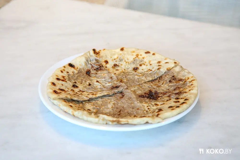 Заведения: Ешь как горец: брутальный блин с мясом на забытом Богами фуд-корте Food Republic