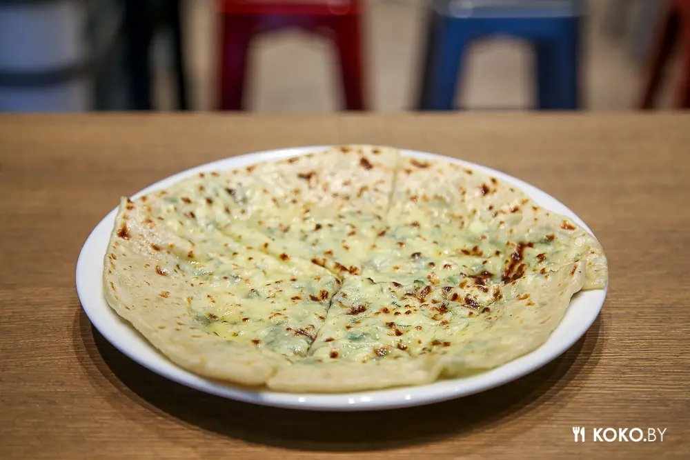 Заведения: Ешь как горец: брутальный блин с мясом на забытом Богами фуд-корте Food Republic