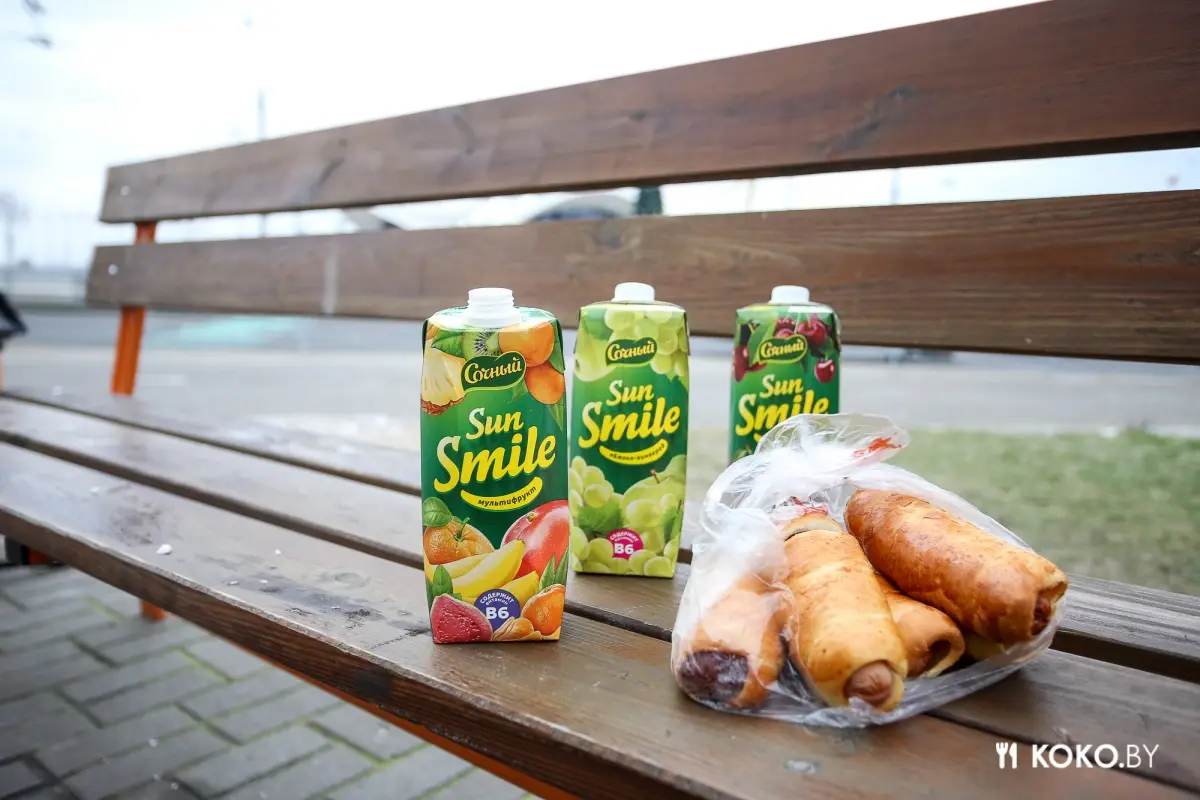 Фудхантинг: Тестим под сосиску в тесте сок «Sun Smile» белорусского производства с элементами витаминов