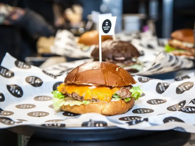 Сигнал красный! Осенью в Минске может открыться «Black Star Burger»