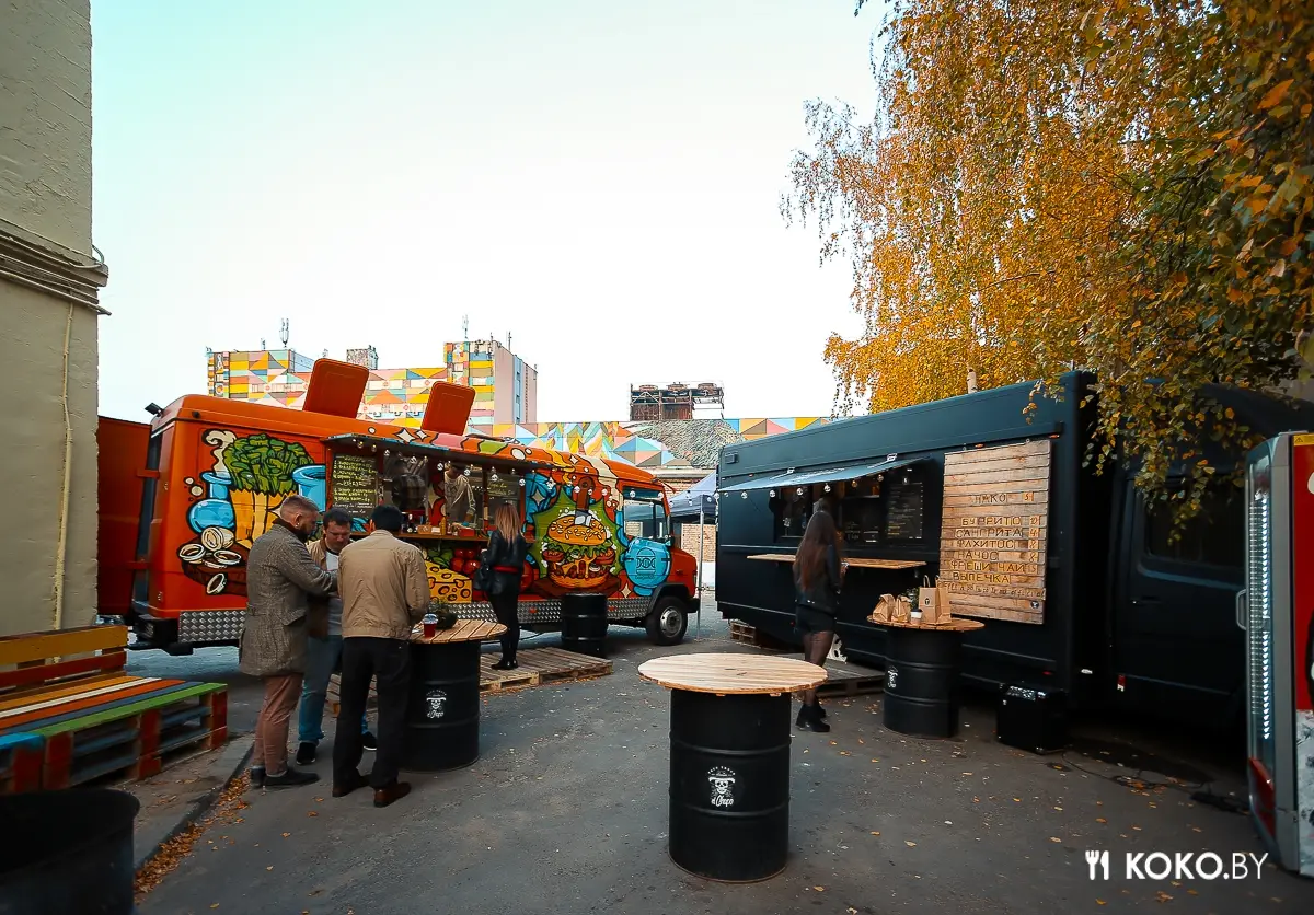 Заведения: Фуд-траки «BurgerLab» и «El Chapo Taco» теперь жарят на Октябрьской